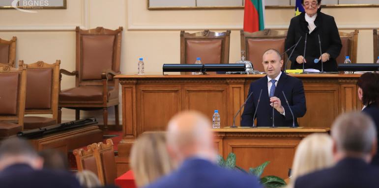 Всички без ГЕРБ на крака за Румен Радев